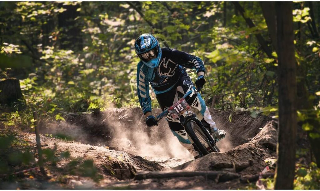 what-are-downhill-mountain-bikes